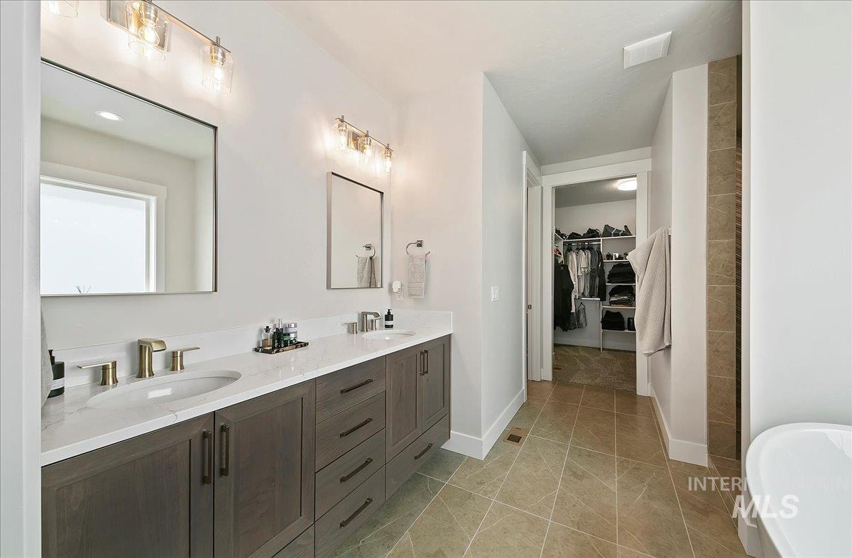 4603 S Hennessy Ave, Meridian, Idaho 83642-1020, 3 Bedrooms, 2 Bathrooms, Residential For Sale, Price $597,900,MLS 98962478