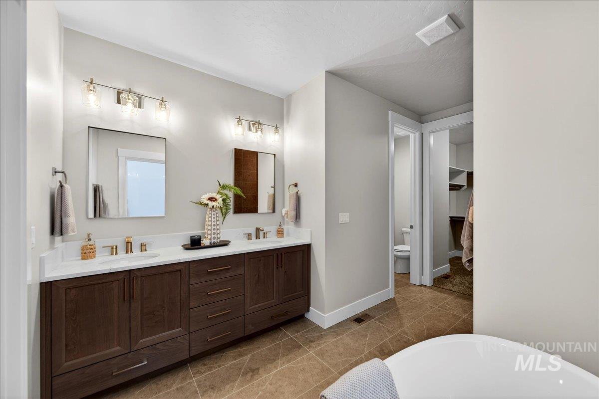 4603 S Hennessy Ave, Meridian, Idaho 83642-1020, 3 Bedrooms, 2 Bathrooms, Residential For Sale, Price $597,900,MLS 98962478