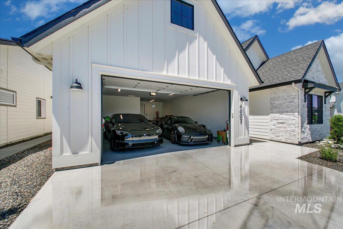 4603 S Hennessy Ave, Meridian, Idaho 83642-1020, 3 Bedrooms, 2 Bathrooms, Residential For Sale, Price $597,900,MLS 98962478