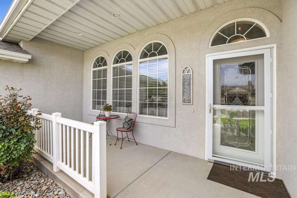 2750 W Joshua, Twin Falls, Idaho 83301, 4 Bedrooms, 2 Bathrooms, Residential For Sale, Price $444,000,MLS 98962508