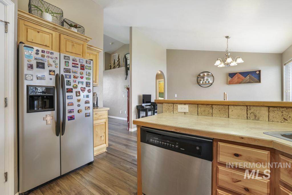 2750 W Joshua, Twin Falls, Idaho 83301, 4 Bedrooms, 2 Bathrooms, Residential For Sale, Price $444,000,MLS 98962508