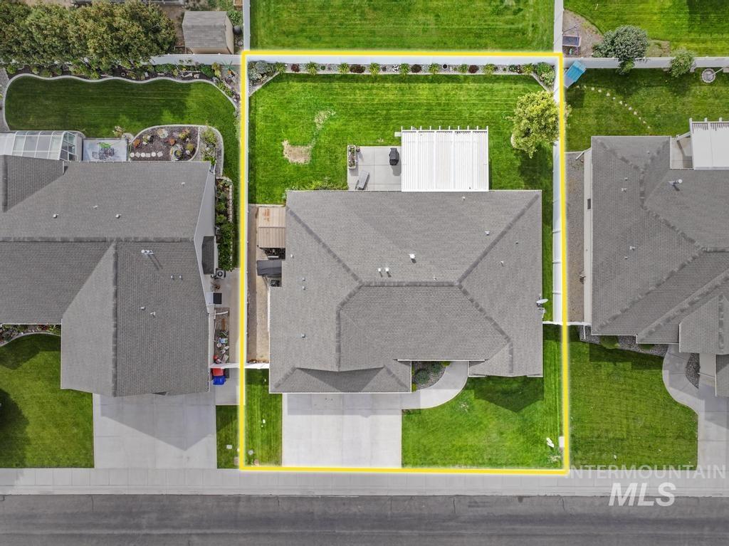 2750 W Joshua, Twin Falls, Idaho 83301, 4 Bedrooms, 2 Bathrooms, Residential For Sale, Price $444,000,MLS 98962508