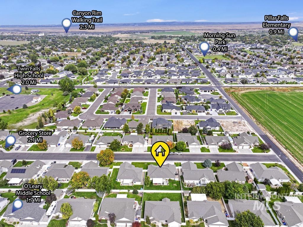 2750 W Joshua, Twin Falls, Idaho 83301, 4 Bedrooms, 2 Bathrooms, Residential For Sale, Price $444,000,MLS 98962508