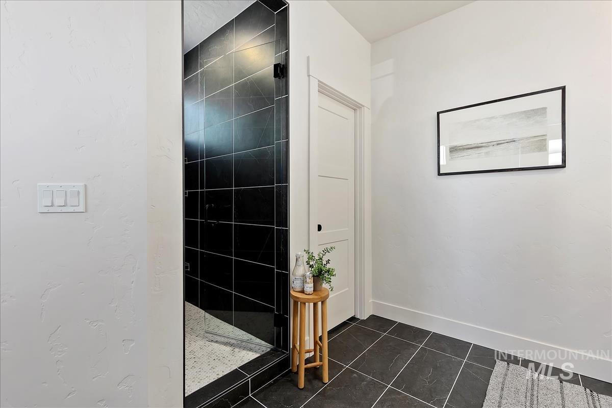 4668 N Alameda Creek Ave, Meridian, Idaho 83646, 4 Bedrooms, 3.5 Bathrooms, Residential For Sale, Price $684,900,MLS 98962529