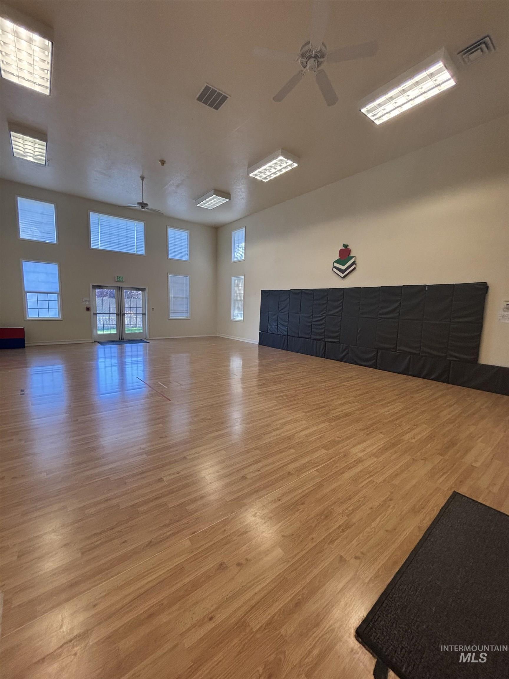 273 W Shoup Ave, Twin Falls, Idaho 83301, Business/Commercial For Sale, Price $229,824,MLS 98962565