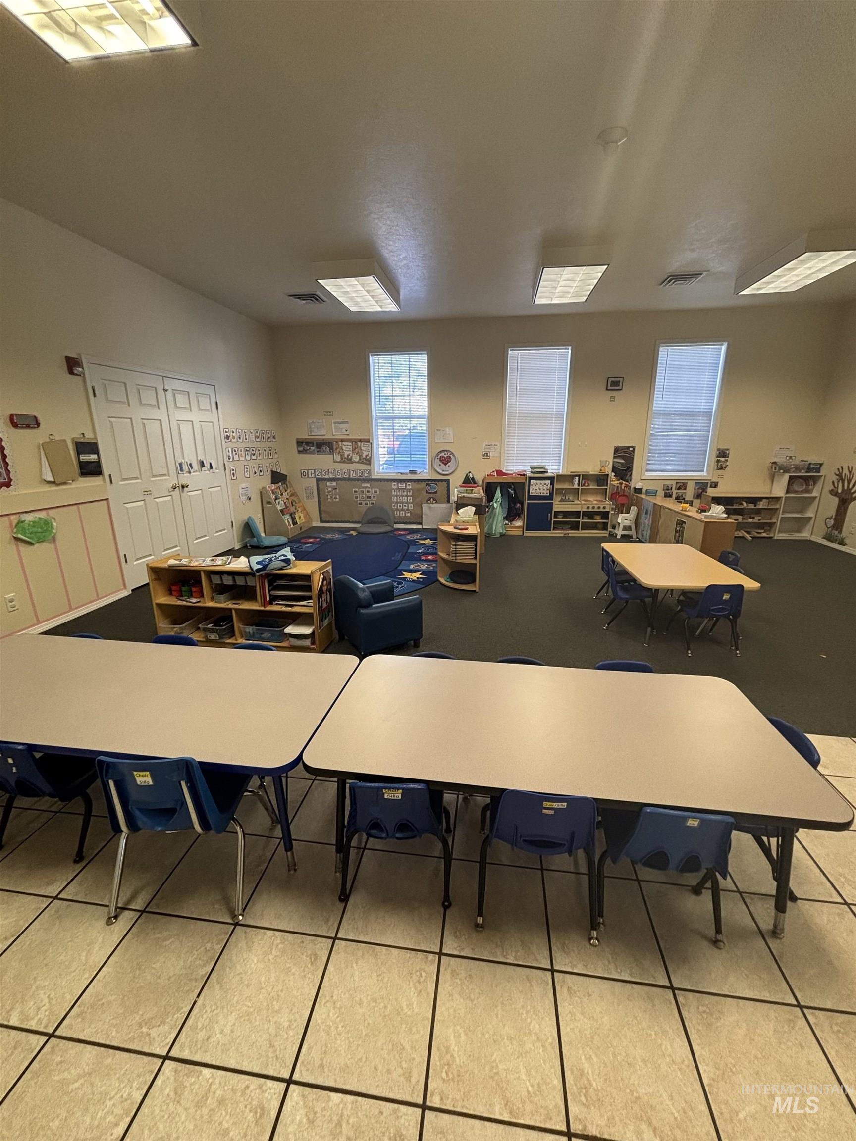 273 W Shoup Ave, Twin Falls, Idaho 83301, Business/Commercial For Sale, Price $229,824,MLS 98962565