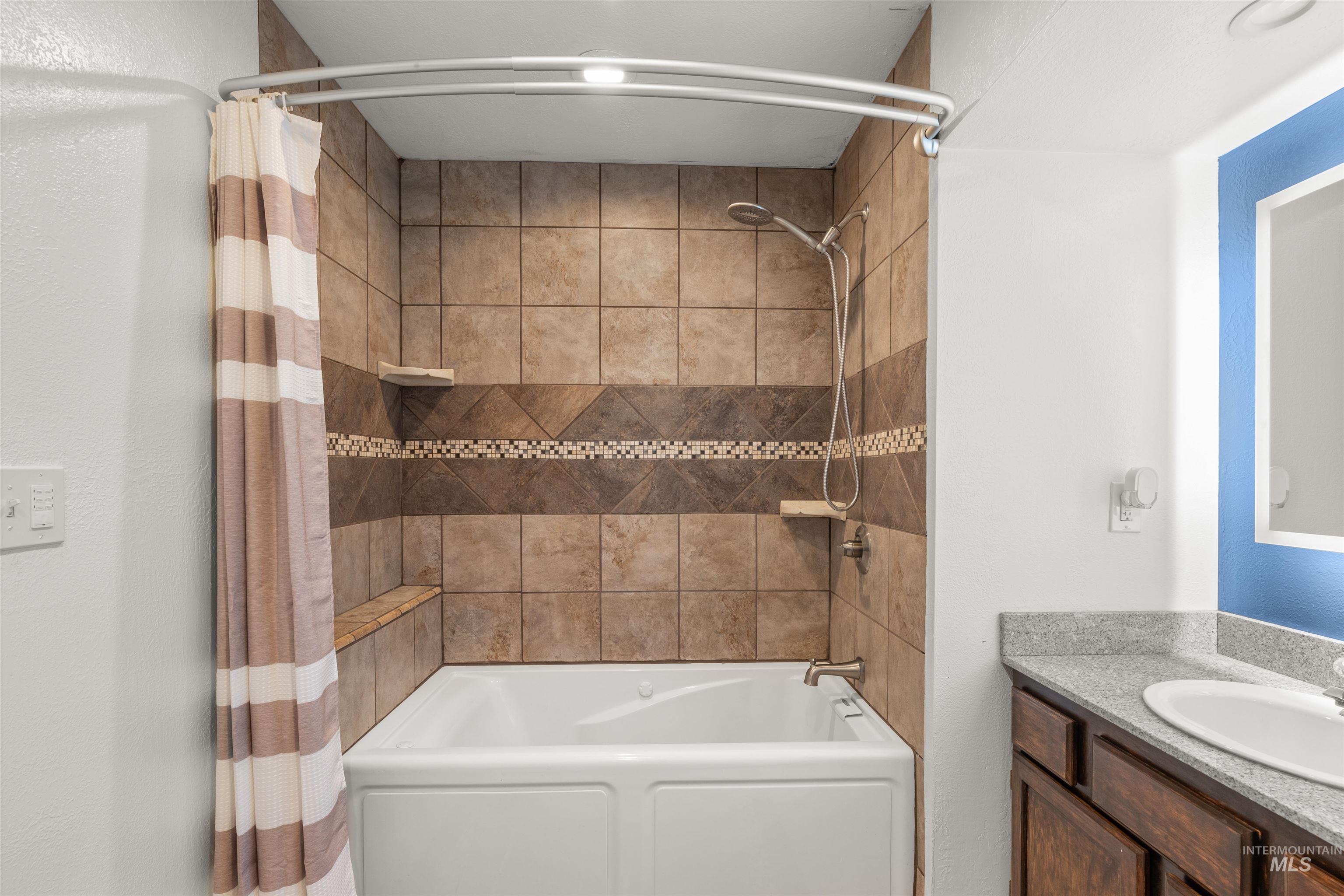 812 E Main Street, Kendrick, Idaho 83537, 4 Bedrooms, 2 Bathrooms, Residential For Sale, Price $294,000, 98962583