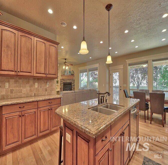 2680 E Mahoney, Meridian, Idaho 83646, 4 Bedrooms, 3 Bathrooms, Residential For Sale, Price $810,000,MLS 98962591