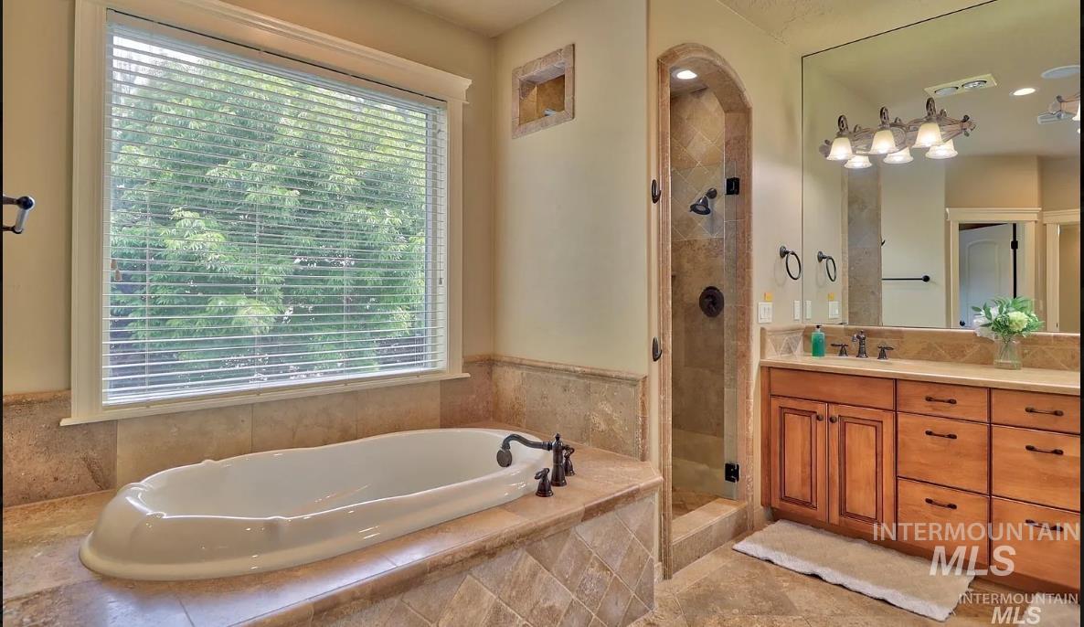 2680 E Mahoney, Meridian, Idaho 83646, 4 Bedrooms, 3 Bathrooms, Residential For Sale, Price $810,000,MLS 98962591