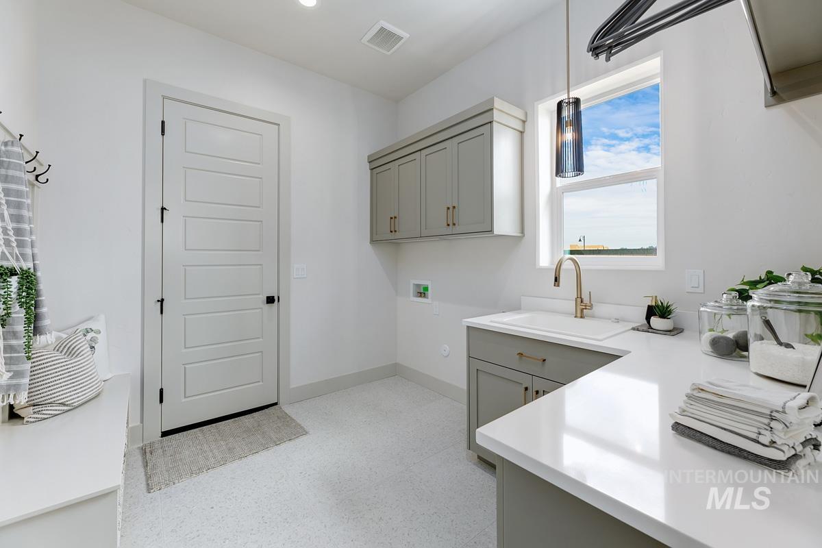 7051 Saddle Bred Way, Star, Idaho 83669, 3 Bedrooms, 2.5 Bathrooms, Residential Income For Sale, Price $1,399,900,MLS 98962608