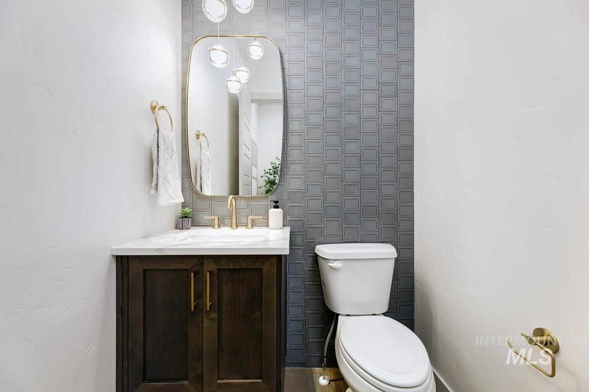 7051 Saddle Bred Way, Star, Idaho 83669, 3 Bedrooms, 2.5 Bathrooms, Residential Income For Sale, Price $1,399,900,MLS 98962608