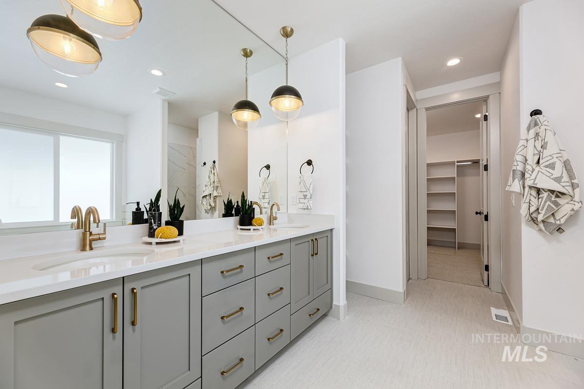 9295 W Sooty Grouse Ct, Boise, Idaho 83714, 5 Bedrooms, 4 Bathrooms, Residential For Sale, Price $1,129,900,MLS 98962613