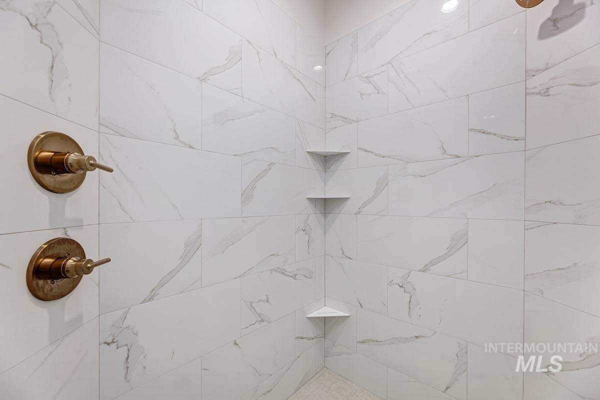 9295 W Sooty Grouse Ct, Boise, Idaho 83714, 5 Bedrooms, 4 Bathrooms, Residential For Sale, Price $1,129,900,MLS 98962613