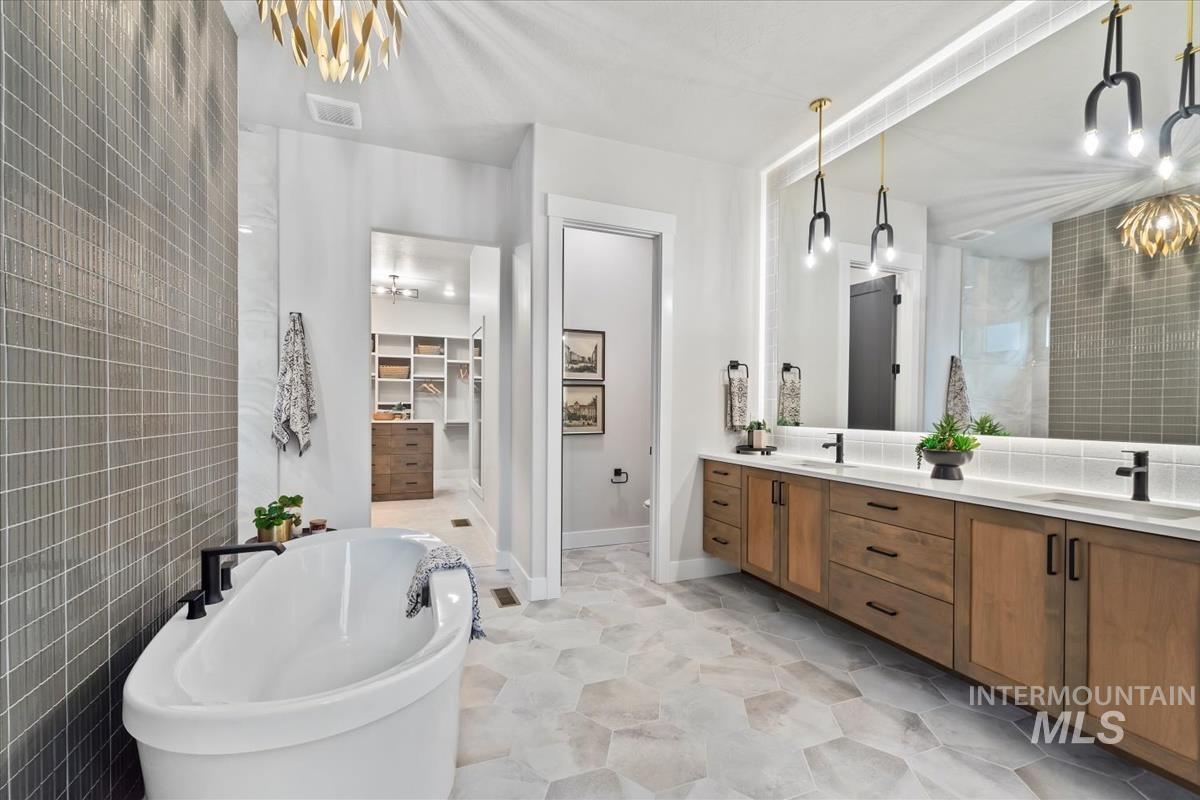 1934 W Yellowstone Dr, Eagle, Idaho 83616, 3 Bedrooms, 2.5 Bathrooms, Residential For Sale, Price $1,474,800,MLS 98962629