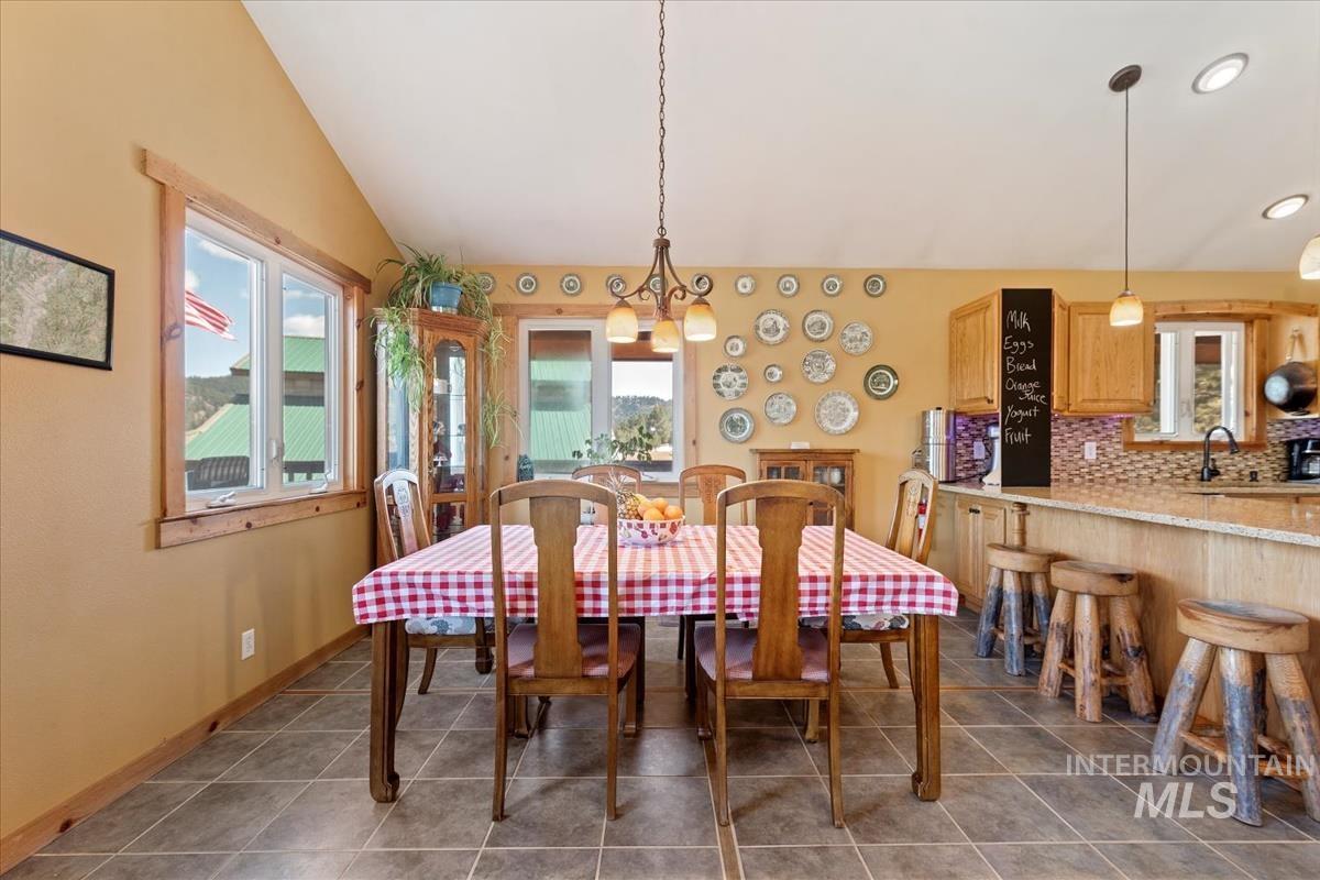 69 Scriver Bluff Rd, Garden Valley, Idaho 83622, 3 Bedrooms, 3 Bathrooms, Residential For Sale, Price $910,000,MLS 98962669