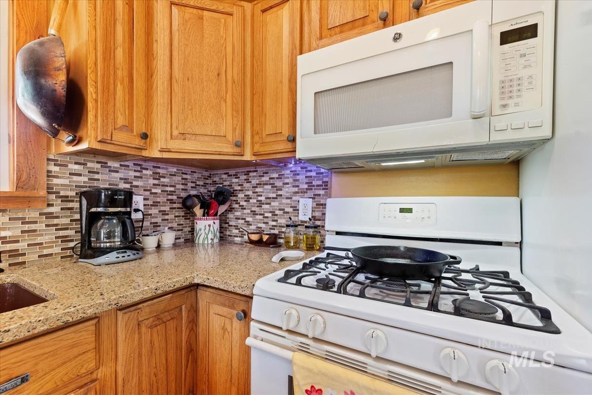 69 Scriver Bluff Rd, Garden Valley, Idaho 83622, 3 Bedrooms, 3 Bathrooms, Residential For Sale, Price $910,000,MLS 98962669