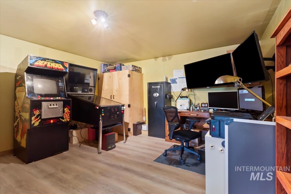 69 Scriver Bluff Rd, Garden Valley, Idaho 83622, 3 Bedrooms, 3 Bathrooms, Residential For Sale, Price $910,000,MLS 98962669