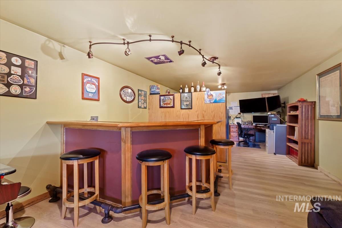 69 Scriver Bluff Rd, Garden Valley, Idaho 83622, 3 Bedrooms, 3 Bathrooms, Residential For Sale, Price $910,000,MLS 98962669