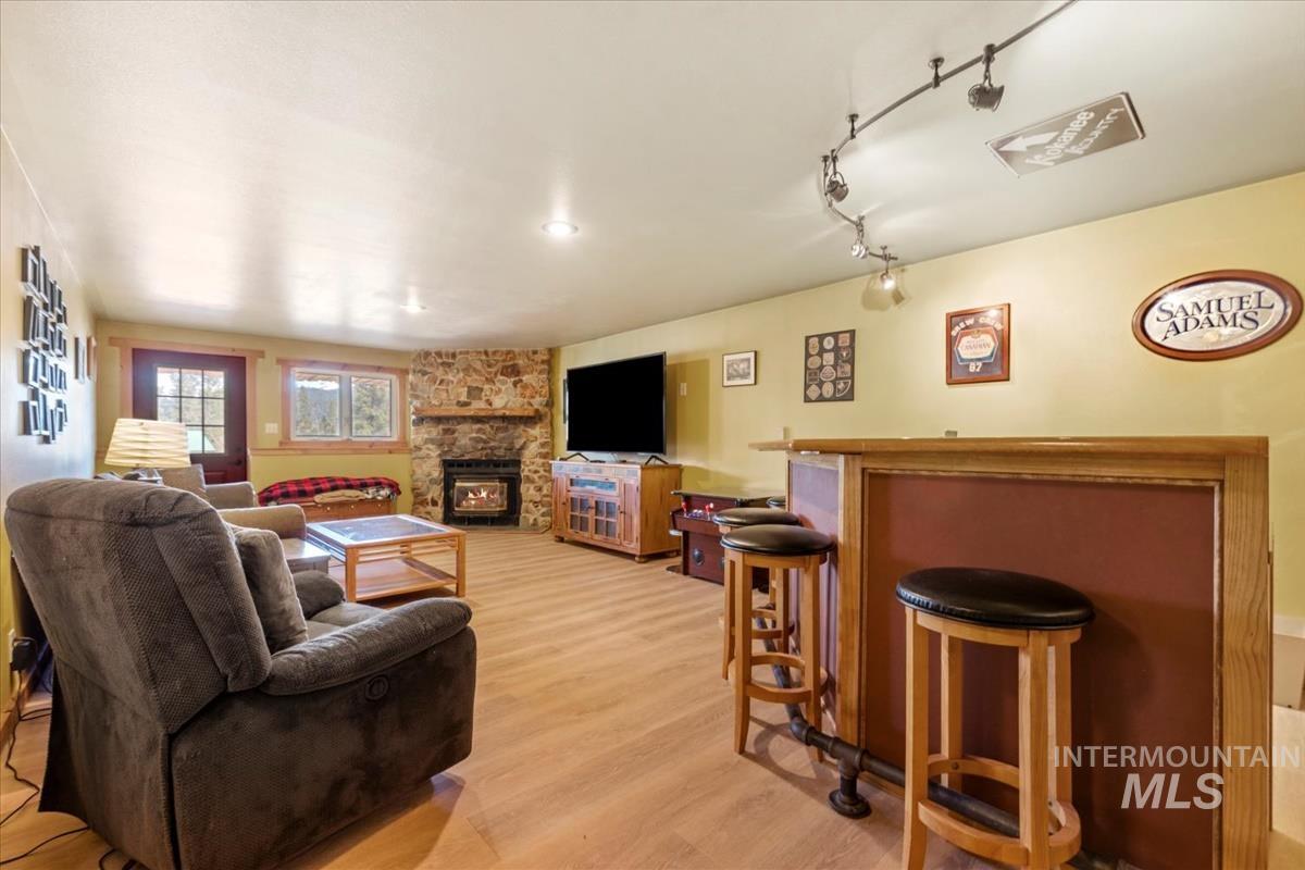 69 Scriver Bluff Rd, Garden Valley, Idaho 83622, 3 Bedrooms, 3 Bathrooms, Residential For Sale, Price $910,000,MLS 98962669