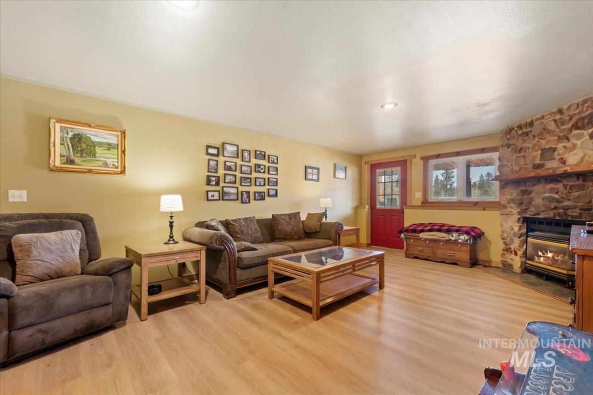 69 Scriver Bluff Rd, Garden Valley, Idaho 83622, 3 Bedrooms, 3 Bathrooms, Residential For Sale, Price $910,000,MLS 98962669