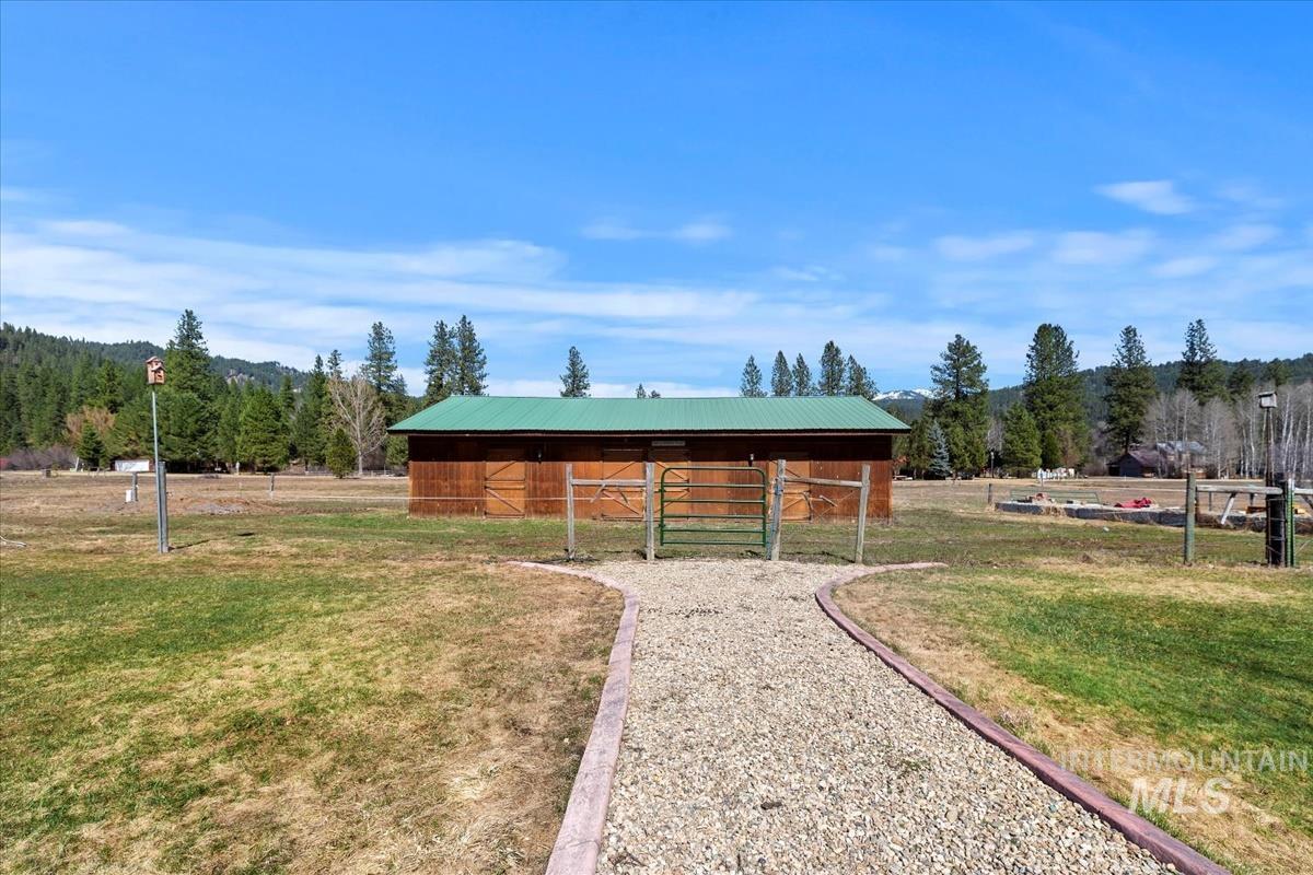 69 Scriver Bluff Rd, Garden Valley, Idaho 83622, 3 Bedrooms, 3 Bathrooms, Residential For Sale, Price $910,000,MLS 98962669