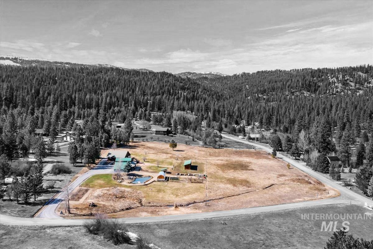 69 Scriver Bluff Rd, Garden Valley, Idaho 83622, 3 Bedrooms, 3 Bathrooms, Residential For Sale, Price $910,000,MLS 98962669