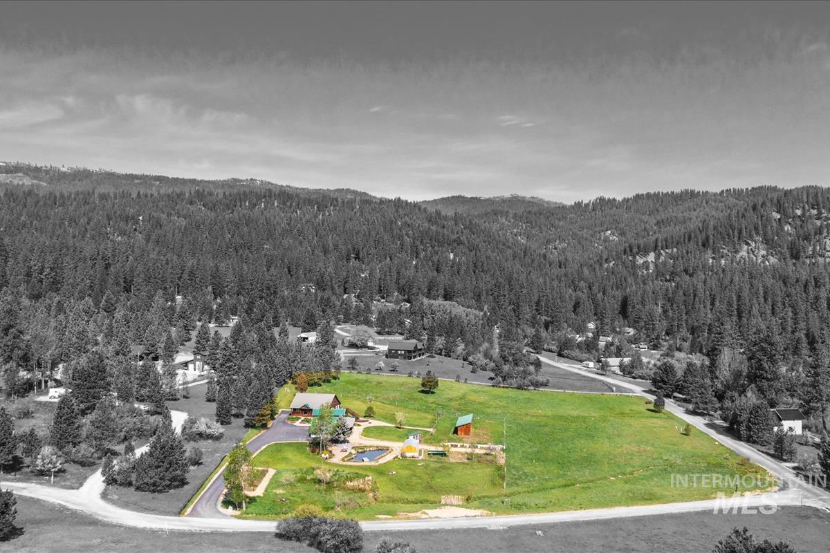 69 Scriver Bluff Rd, Garden Valley, Idaho 83622, 3 Bedrooms, 3 Bathrooms, Residential For Sale, Price $910,000,MLS 98962669