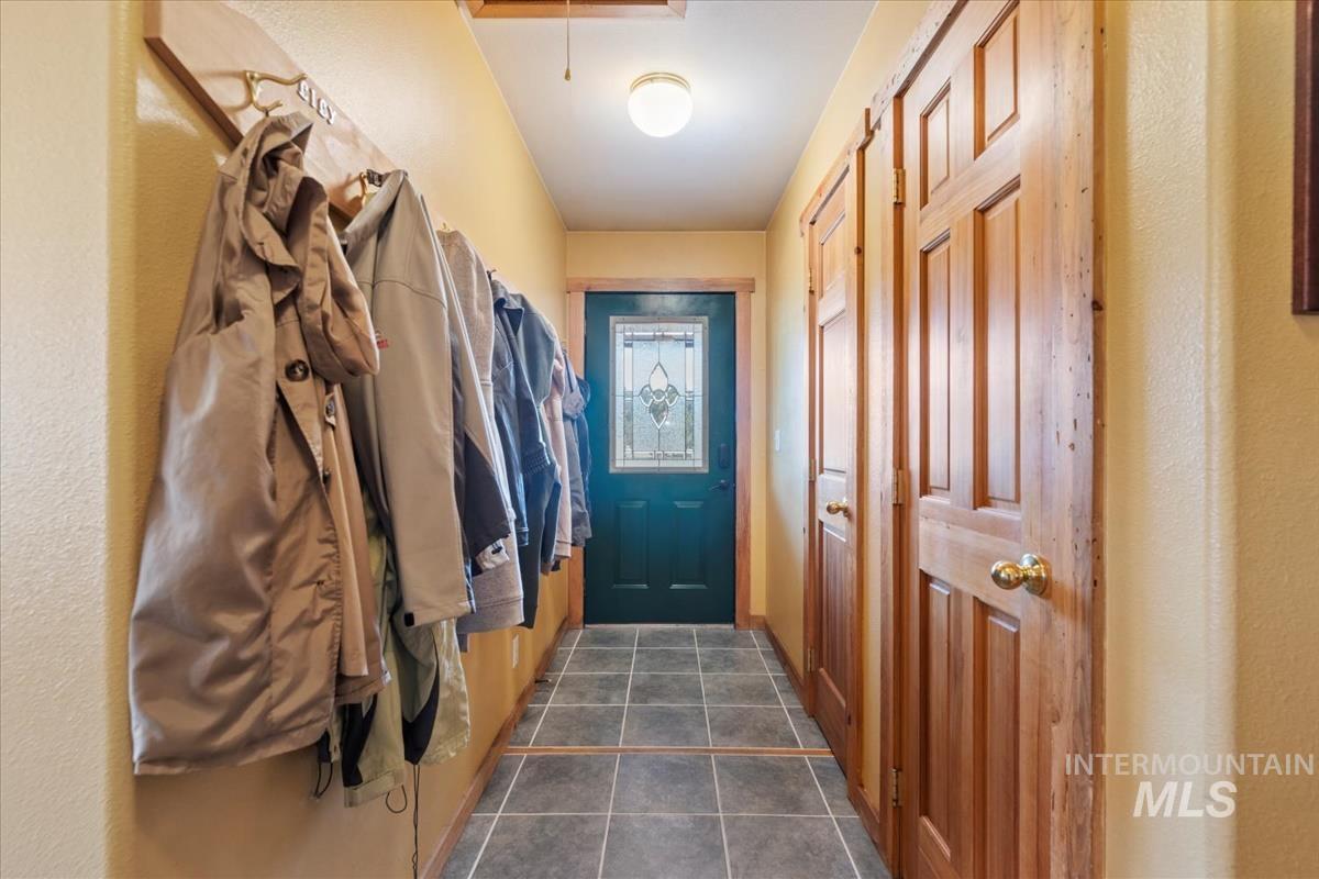 69 Scriver Bluff Rd, Garden Valley, Idaho 83622, 3 Bedrooms, 3 Bathrooms, Residential For Sale, Price $910,000,MLS 98962669