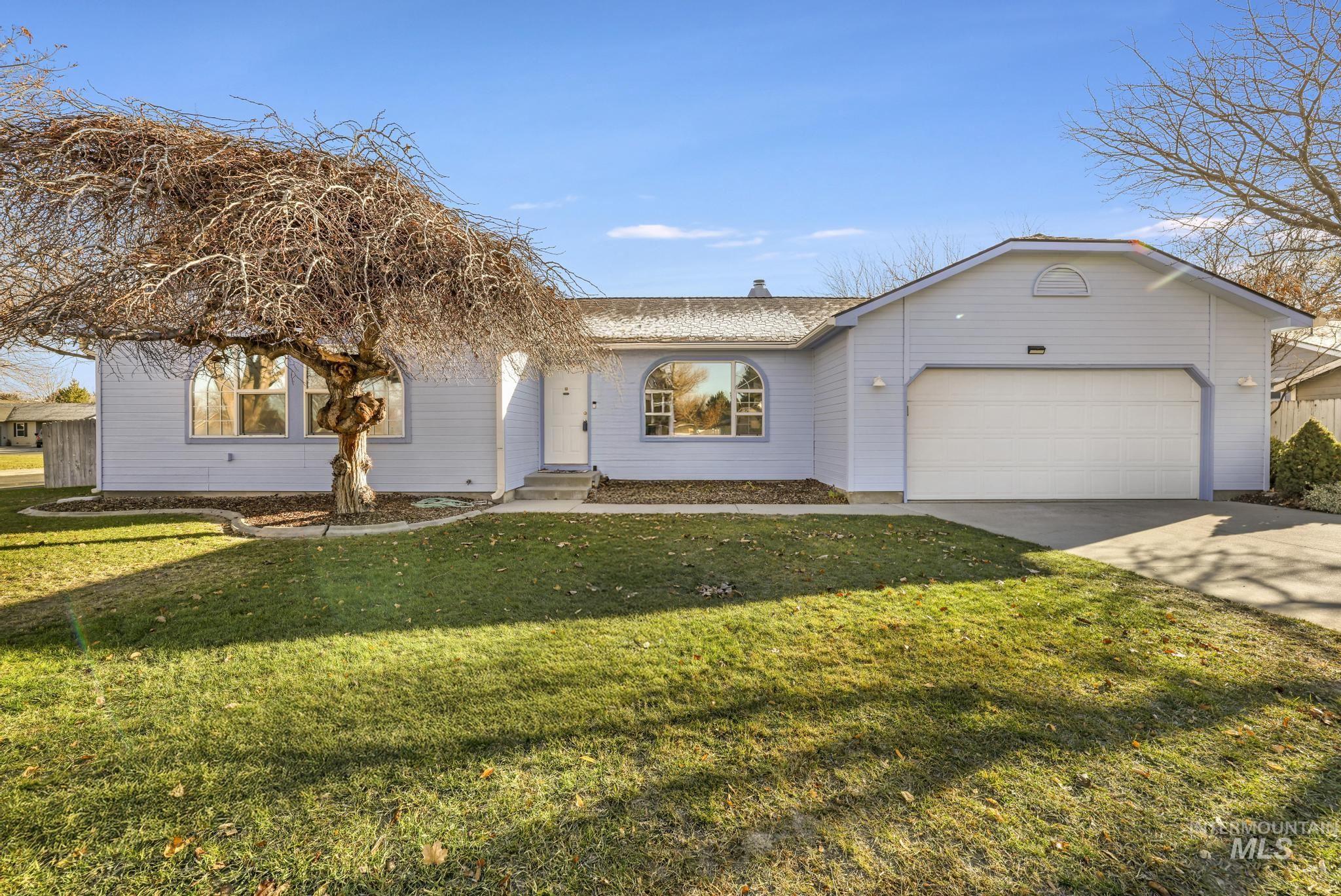 806 Hiawatha Way, Twin Falls, Idaho 83301, 4 Bedrooms, 2.5 Bathrooms, Residential For Sale, Price $375,000, 98962689