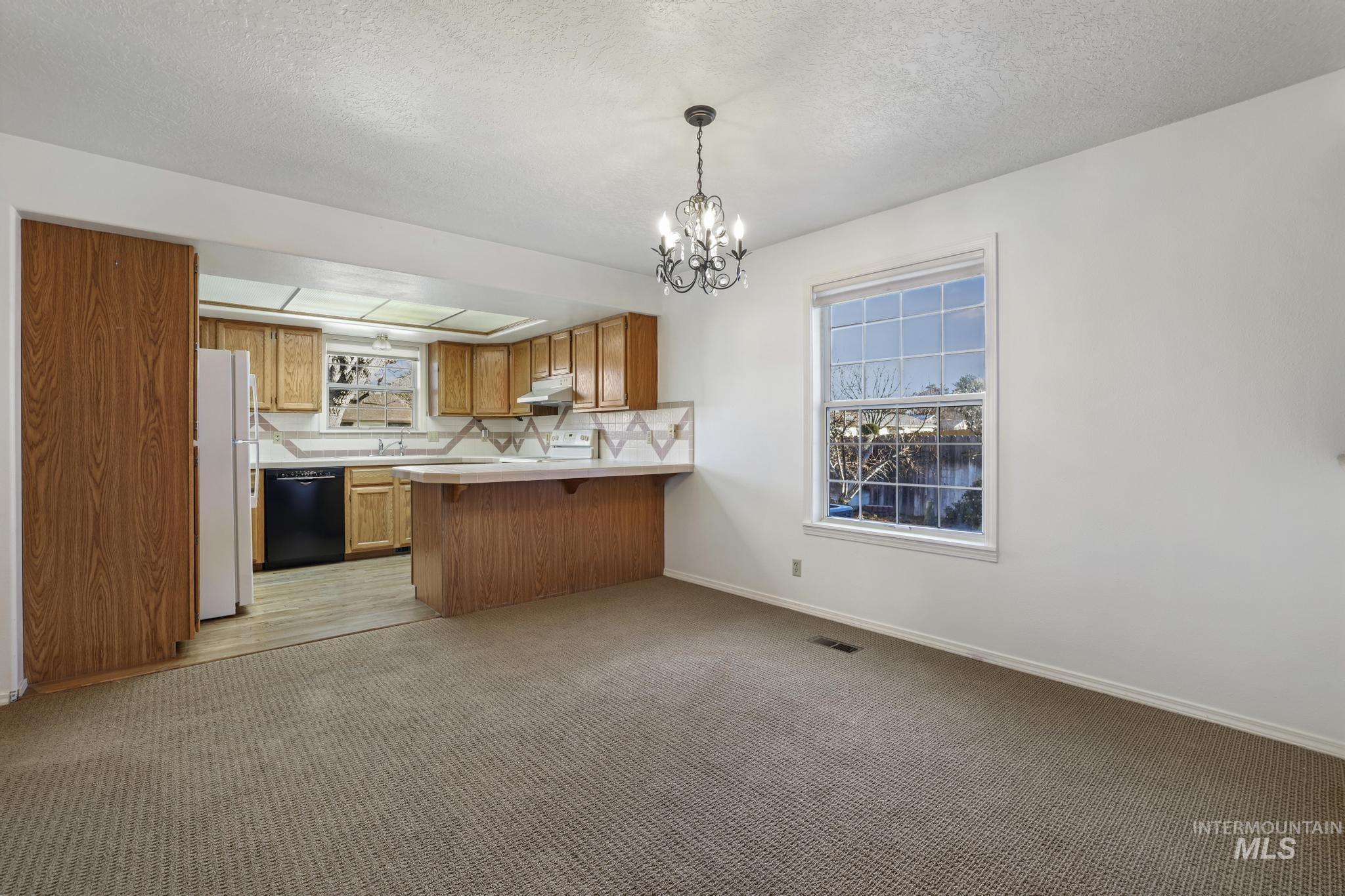 806 Hiawatha Way, Twin Falls, Idaho 83301, 4 Bedrooms, 2.5 Bathrooms, Residential For Sale, Price $375,000, 98962689