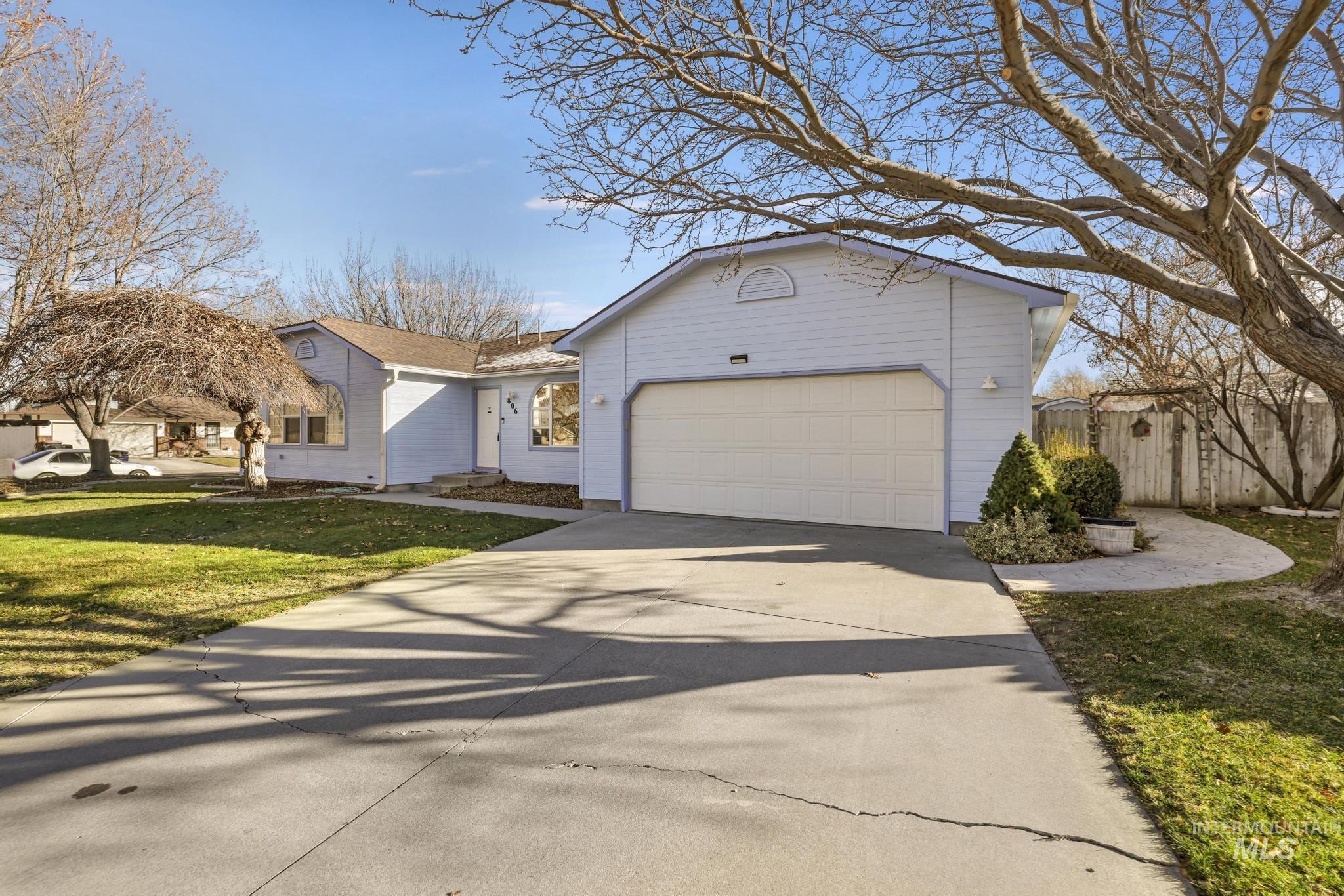 806 Hiawatha Way, Twin Falls, Idaho 83301, 4 Bedrooms, 2.5 Bathrooms, Residential For Sale, Price $375,000, 98962689