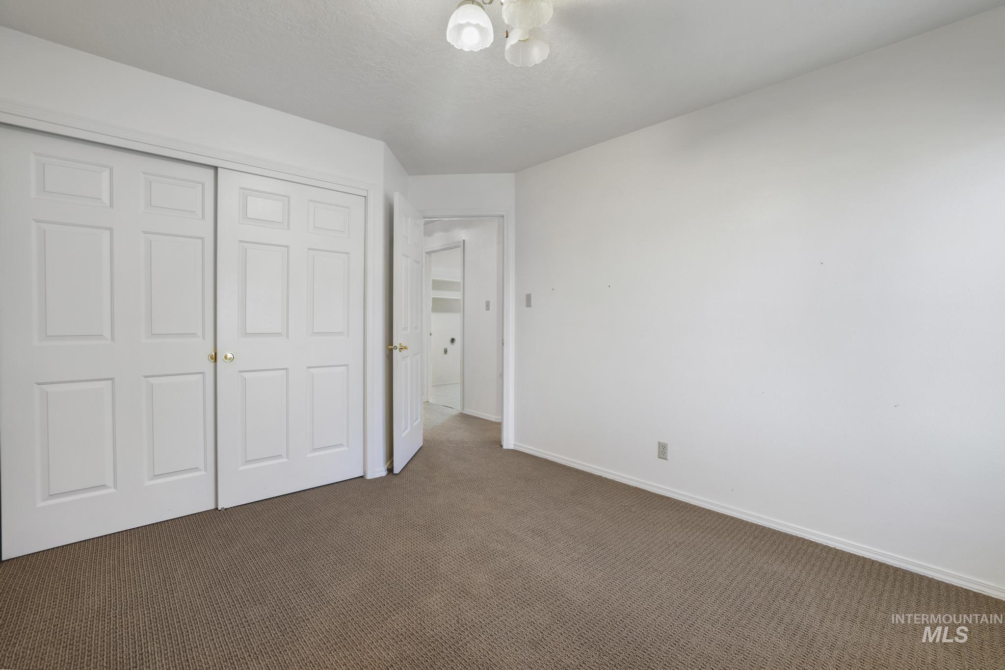 806 Hiawatha Way, Twin Falls, Idaho 83301, 4 Bedrooms, 2.5 Bathrooms, Residential For Sale, Price $375,000, 98962689