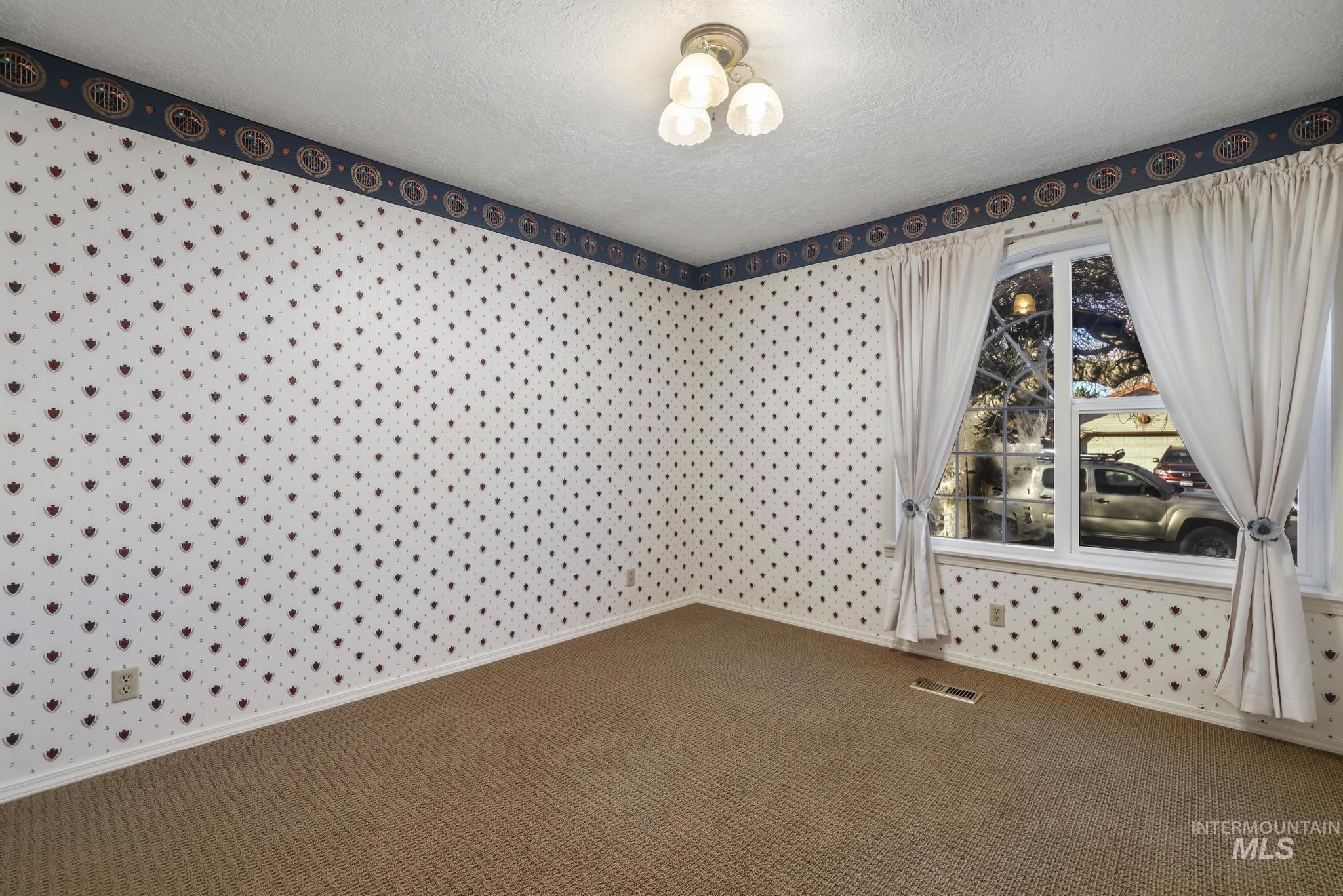 806 Hiawatha Way, Twin Falls, Idaho 83301, 4 Bedrooms, 2.5 Bathrooms, Residential For Sale, Price $375,000, 98962689