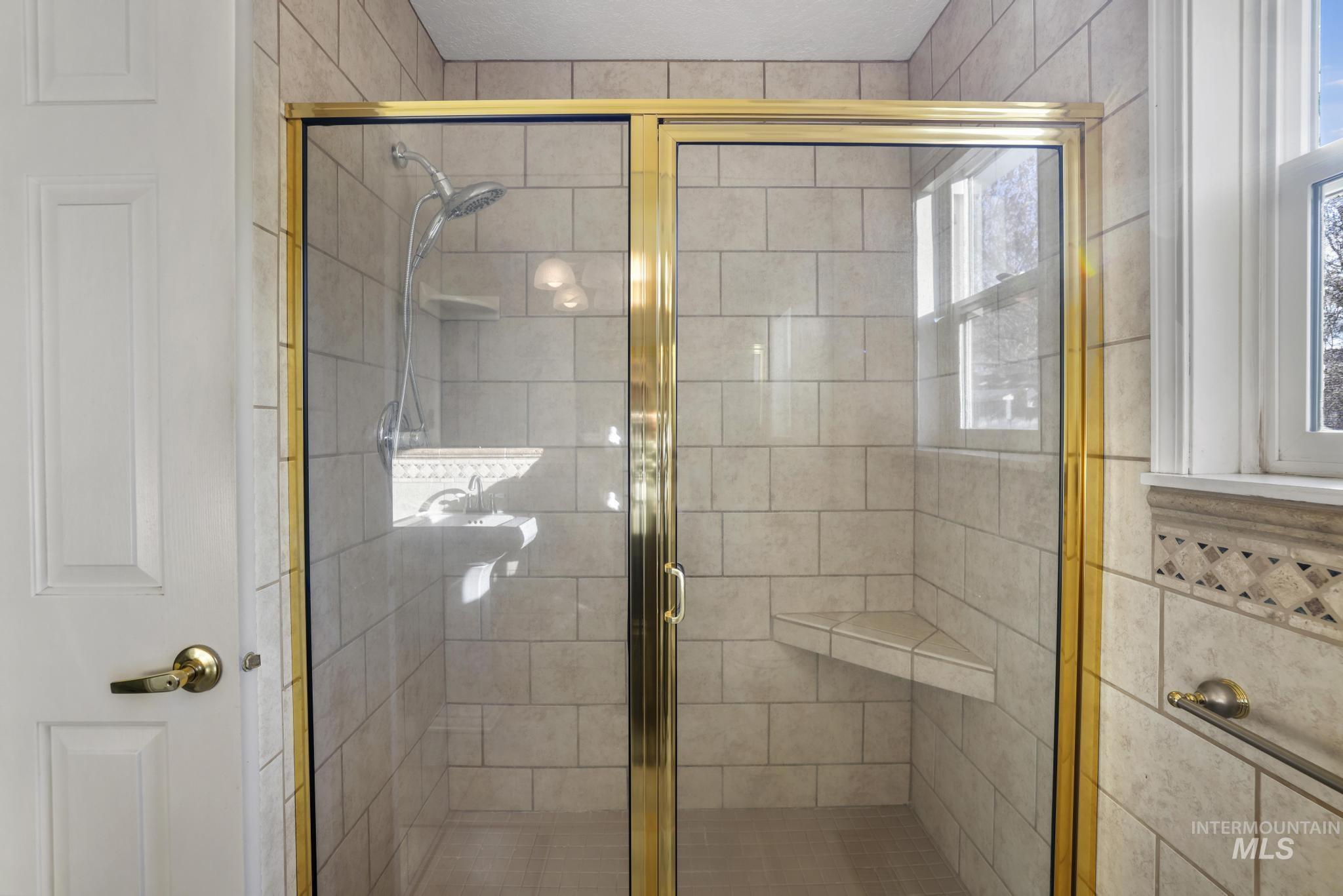 806 Hiawatha Way, Twin Falls, Idaho 83301, 4 Bedrooms, 2.5 Bathrooms, Residential For Sale, Price $375,000, 98962689