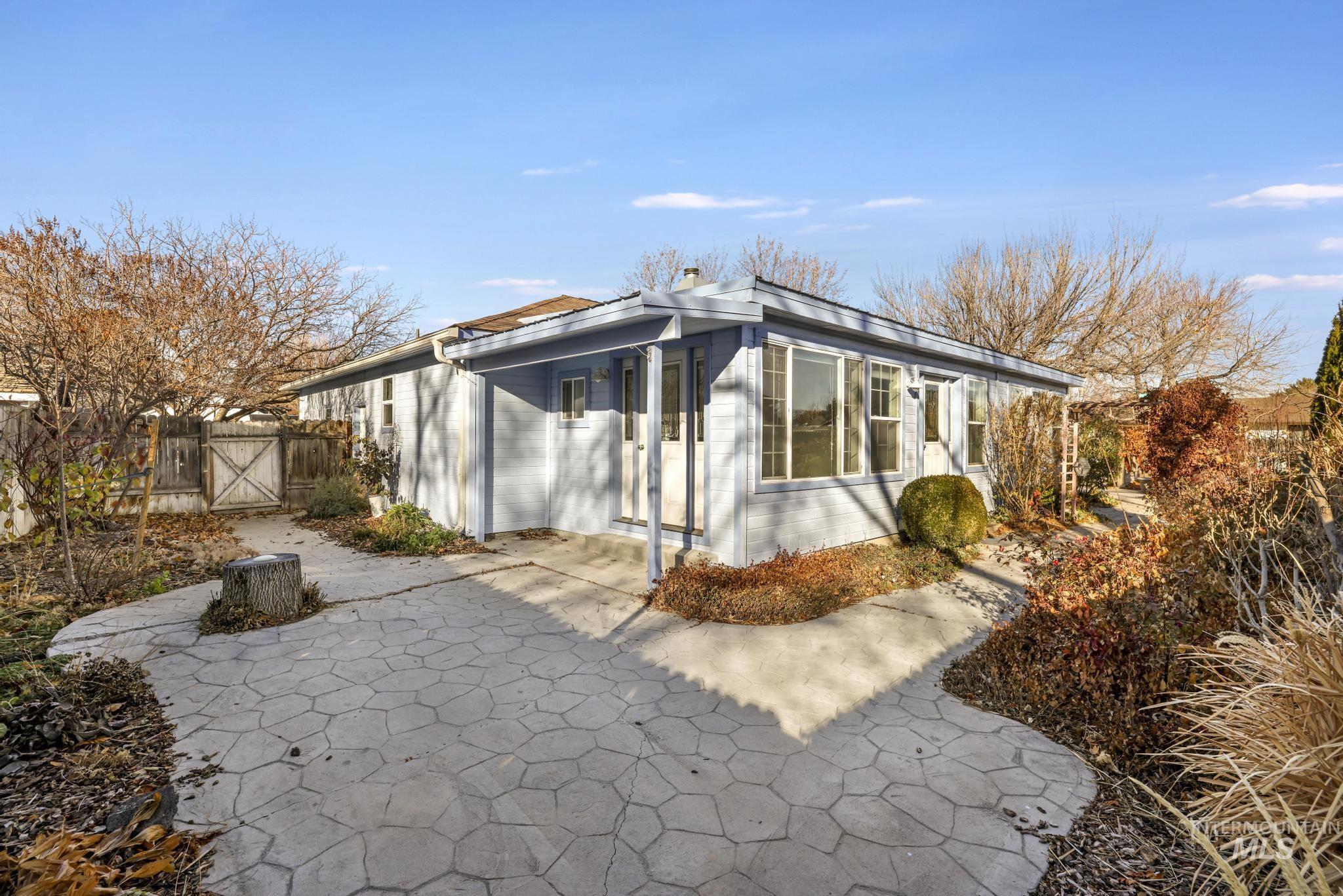 806 Hiawatha Way, Twin Falls, Idaho 83301, 4 Bedrooms, 2.5 Bathrooms, Residential For Sale, Price $375,000, 98962689