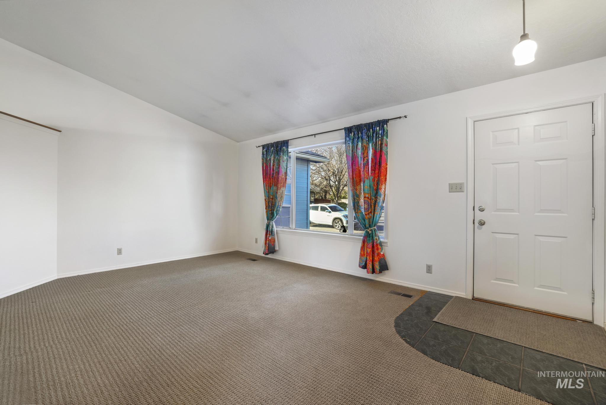 806 Hiawatha Way, Twin Falls, Idaho 83301, 4 Bedrooms, 2.5 Bathrooms, Residential For Sale, Price $375,000, 98962689