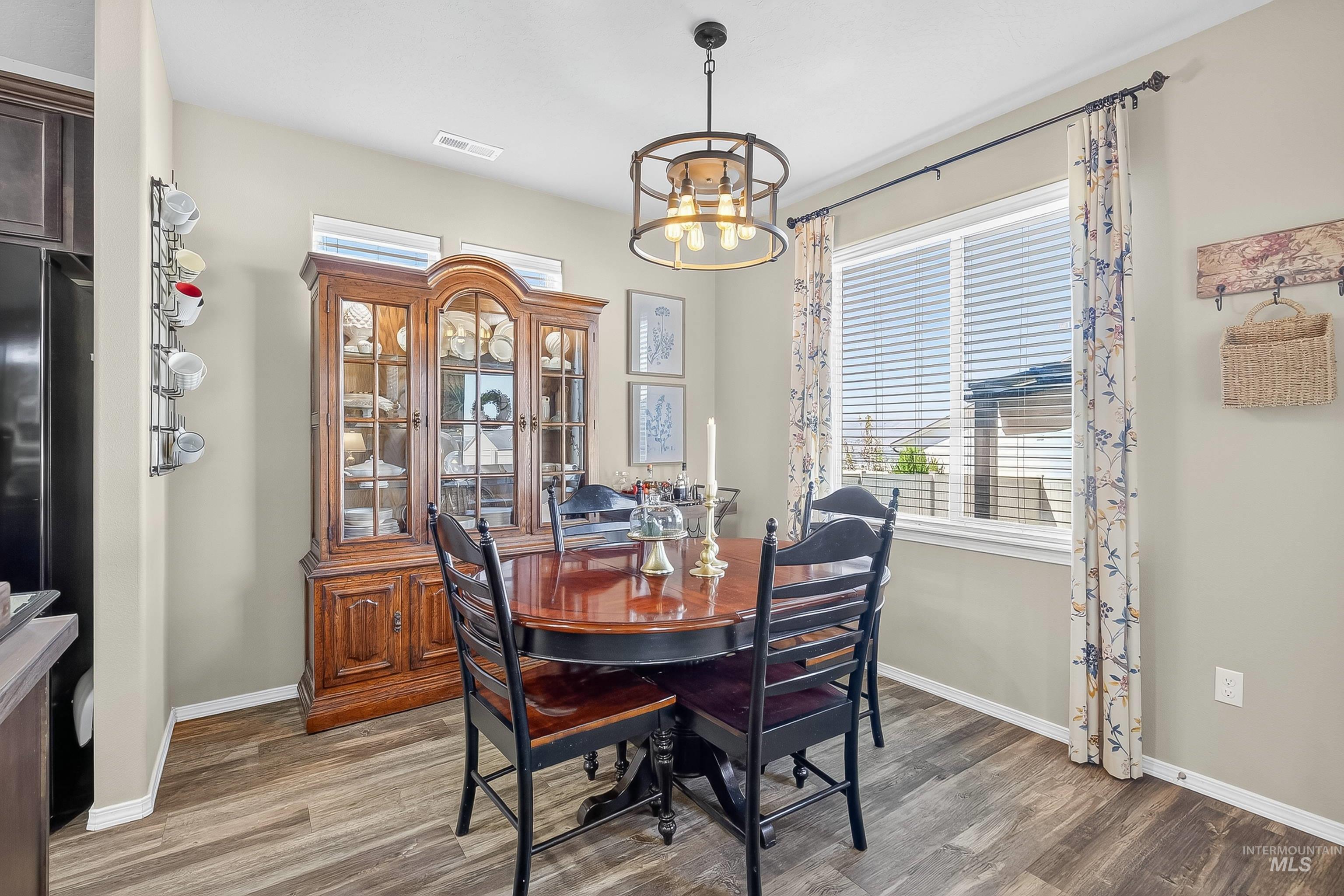 1717 Pioneer Drive, Lewiston, Idaho 83501, 3 Bedrooms, 3 Bathrooms, Residential For Sale, Price $475,000,MLS 98962693