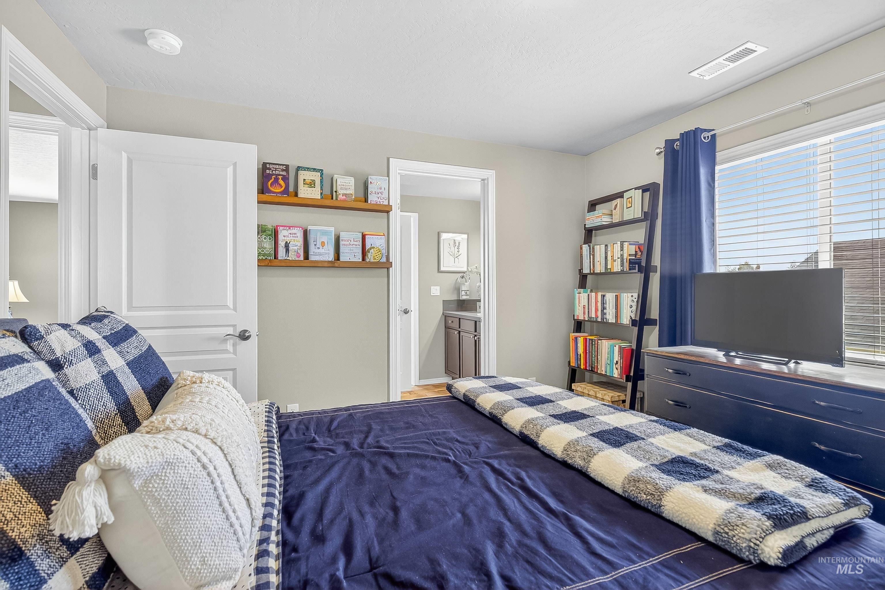 1717 Pioneer Drive, Lewiston, Idaho 83501, 3 Bedrooms, 3 Bathrooms, Residential For Sale, Price $475,000,MLS 98962693