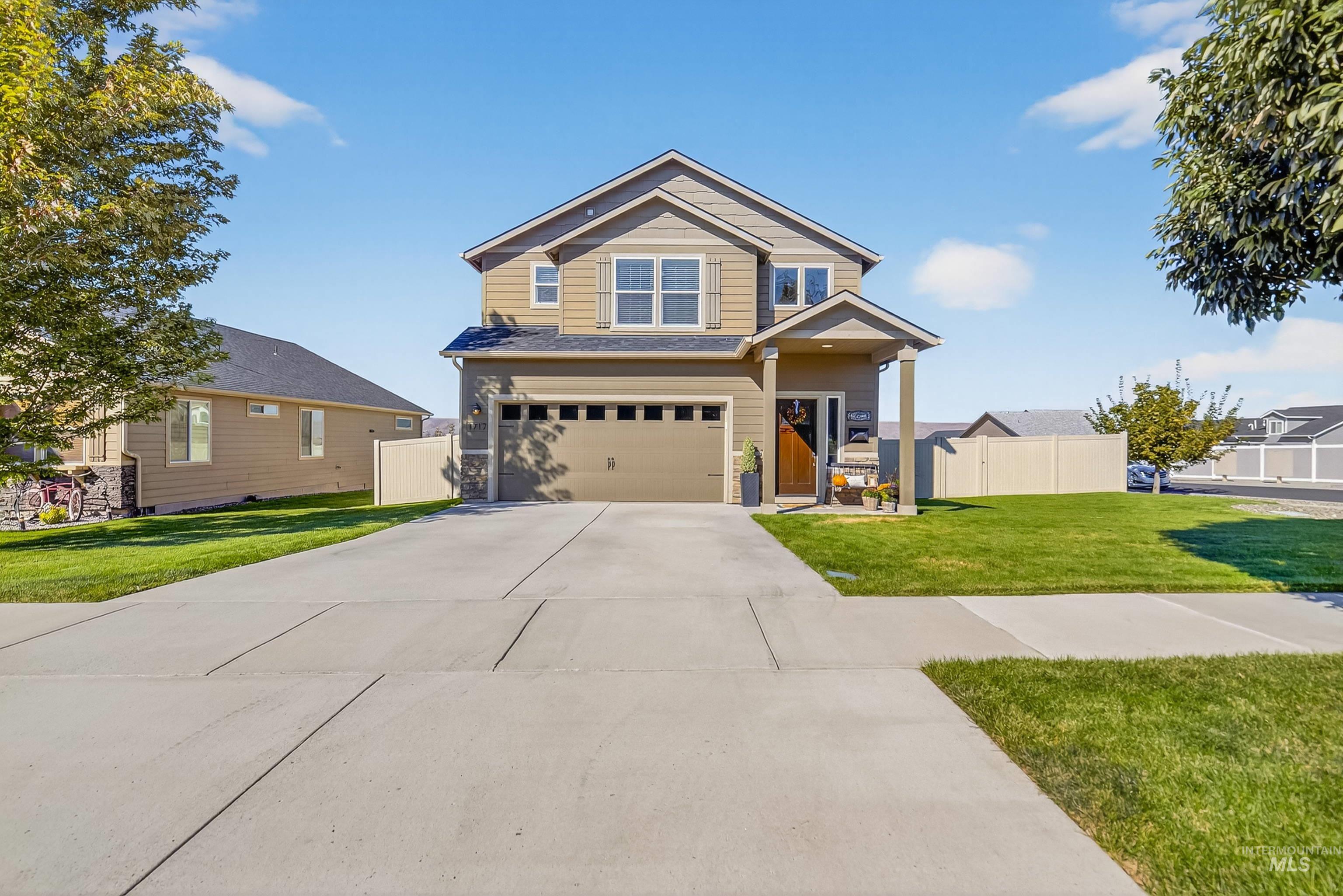 1717 Pioneer Drive, Lewiston, Idaho 83501, 3 Bedrooms, 3 Bathrooms, Residential For Sale, Price $475,000,MLS 98962693