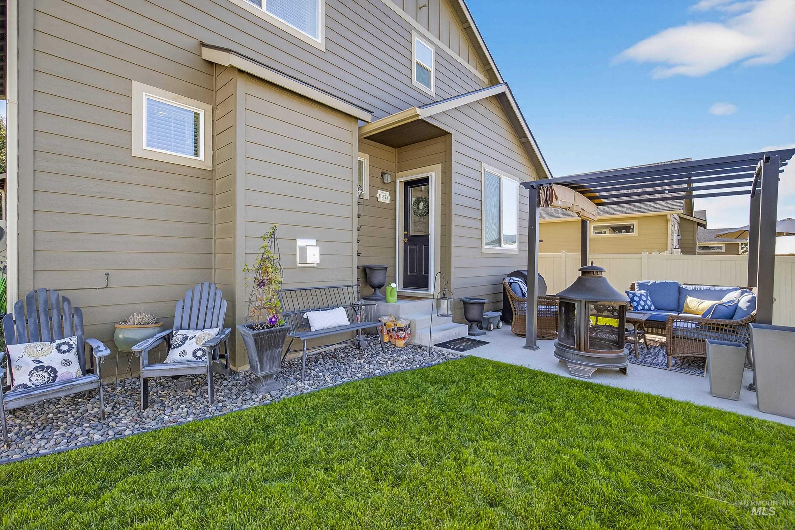 1717 Pioneer Drive, Lewiston, Idaho 83501, 3 Bedrooms, 3 Bathrooms, Residential For Sale, Price $475,000,MLS 98962693