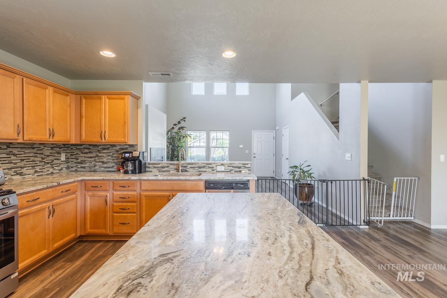 1105 E Shady Ridge Dr, Kuna, Idaho 83634, 5 Bedrooms, 2.5 Bathrooms, Residential For Sale, Price $485,000,MLS 98962725