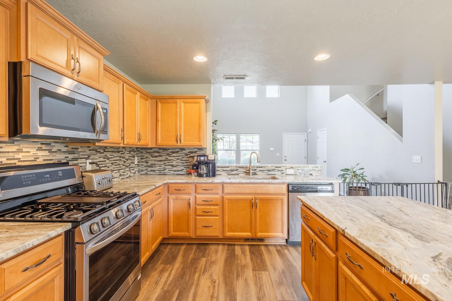 1105 E Shady Ridge Dr, Kuna, Idaho 83634, 5 Bedrooms, 2.5 Bathrooms, Residential For Sale, Price $485,000,MLS 98962725