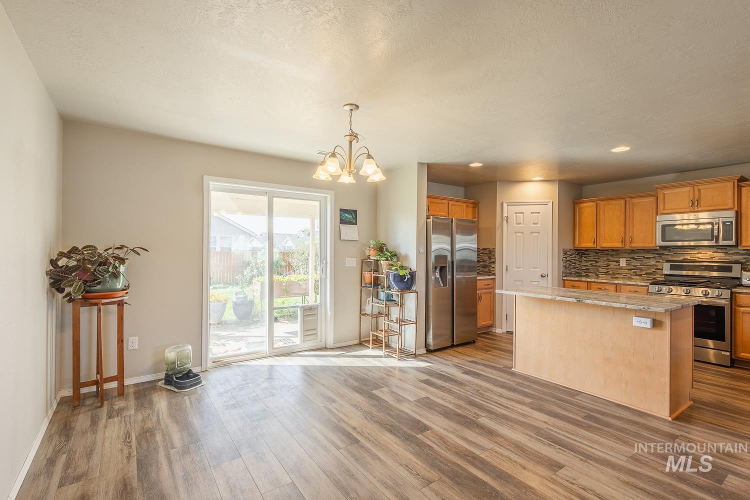 1105 E Shady Ridge Dr, Kuna, Idaho 83634, 5 Bedrooms, 2.5 Bathrooms, Residential For Sale, Price $485,000,MLS 98962725