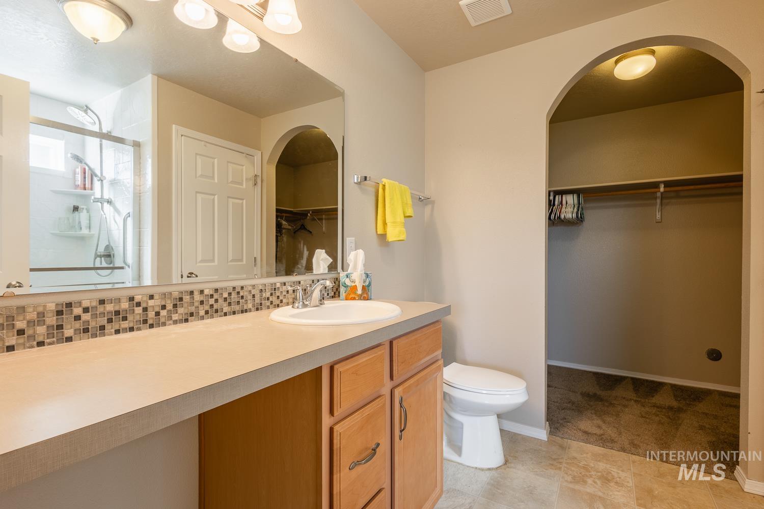 1105 E Shady Ridge Dr, Kuna, Idaho 83634, 5 Bedrooms, 2.5 Bathrooms, Residential For Sale, Price $485,000,MLS 98962725