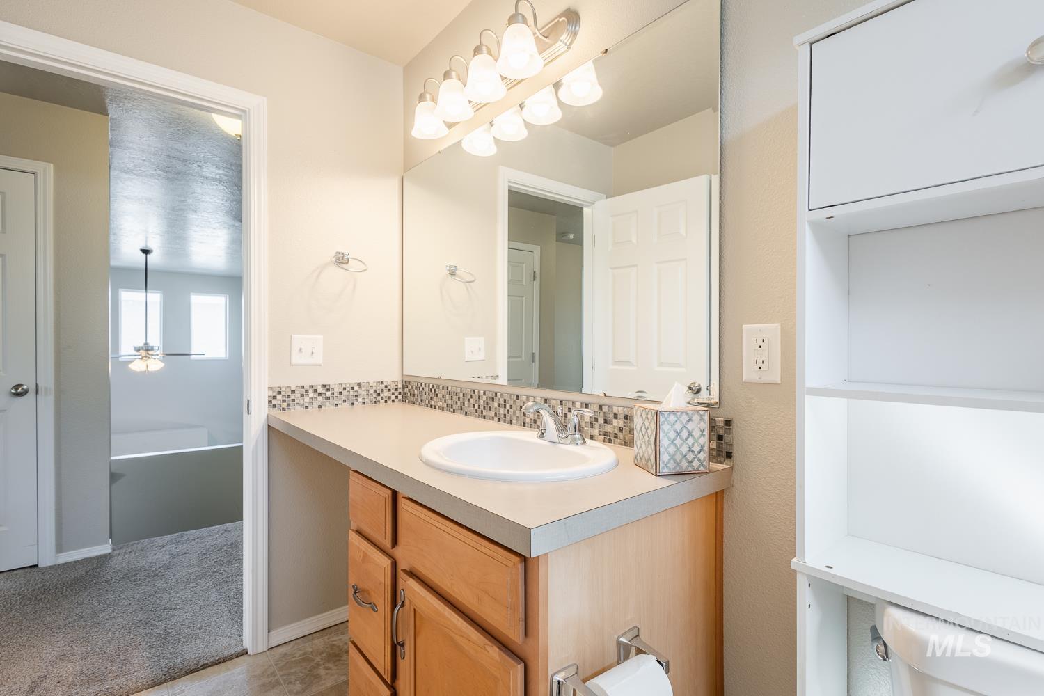 1105 E Shady Ridge Dr, Kuna, Idaho 83634, 5 Bedrooms, 2.5 Bathrooms, Residential For Sale, Price $485,000,MLS 98962725