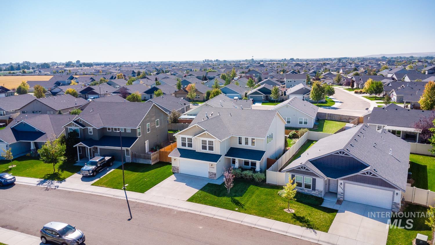 1105 E Shady Ridge Dr, Kuna, Idaho 83634, 5 Bedrooms, 2.5 Bathrooms, Residential For Sale, Price $485,000,MLS 98962725