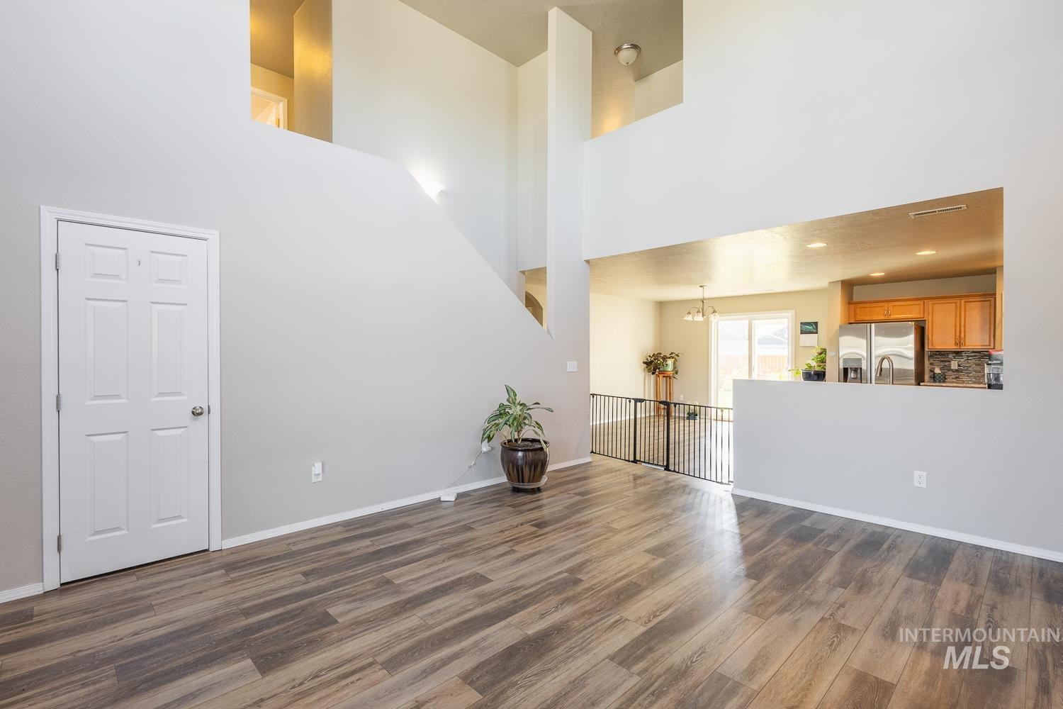 1105 E Shady Ridge Dr, Kuna, Idaho 83634, 5 Bedrooms, 2.5 Bathrooms, Residential For Sale, Price $485,000,MLS 98962725