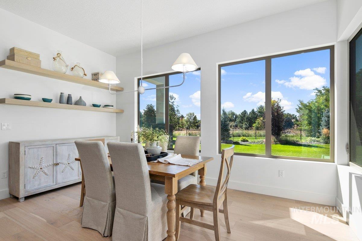 3527 W Cardon St., Eagle, Idaho 83616, 4 Bedrooms, 3.5 Bathrooms, Residential For Sale, Price $1,114,000,MLS 98962744