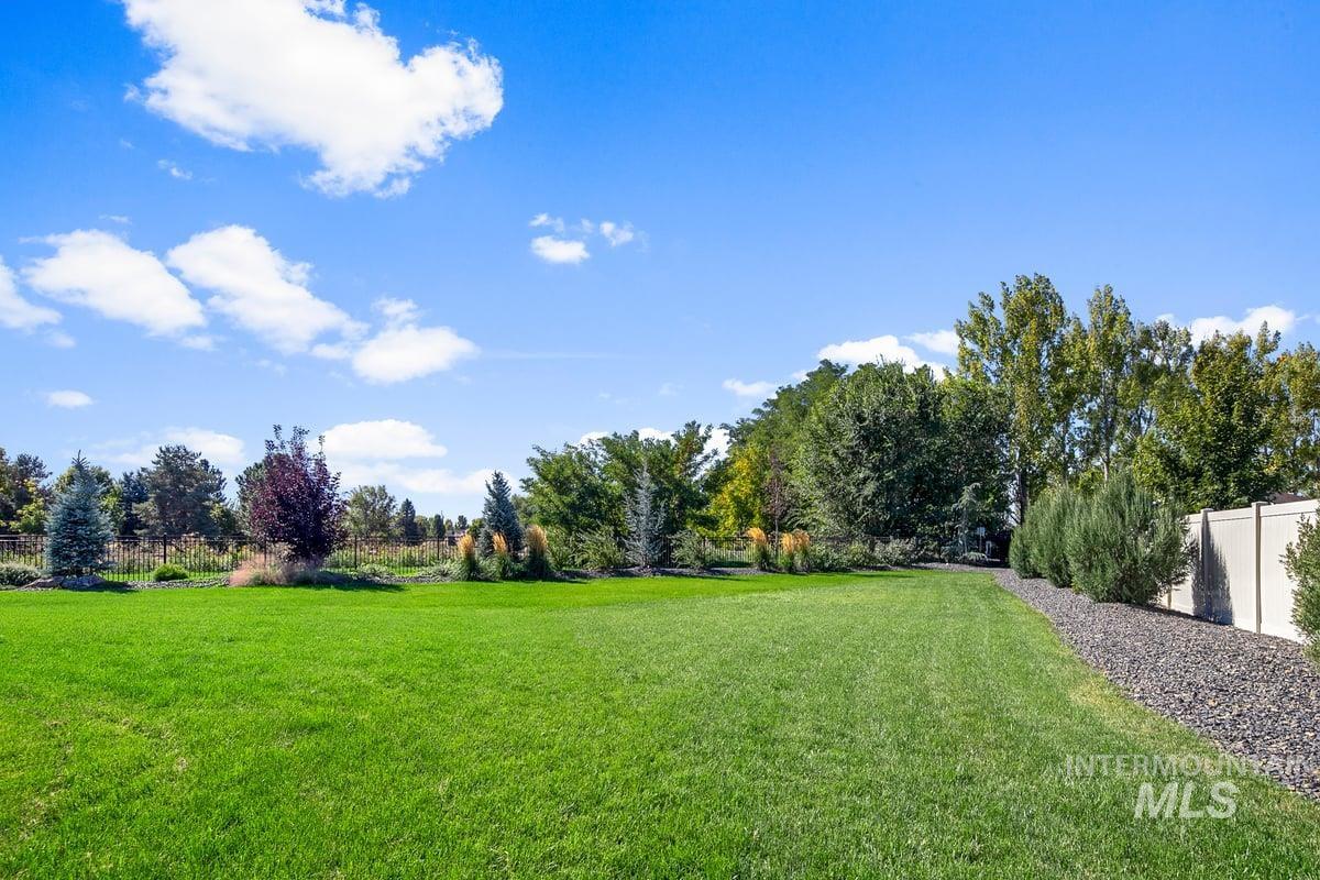 3527 W Cardon St., Eagle, Idaho 83616, 4 Bedrooms, 3.5 Bathrooms, Residential For Sale, Price $1,114,000,MLS 98962744