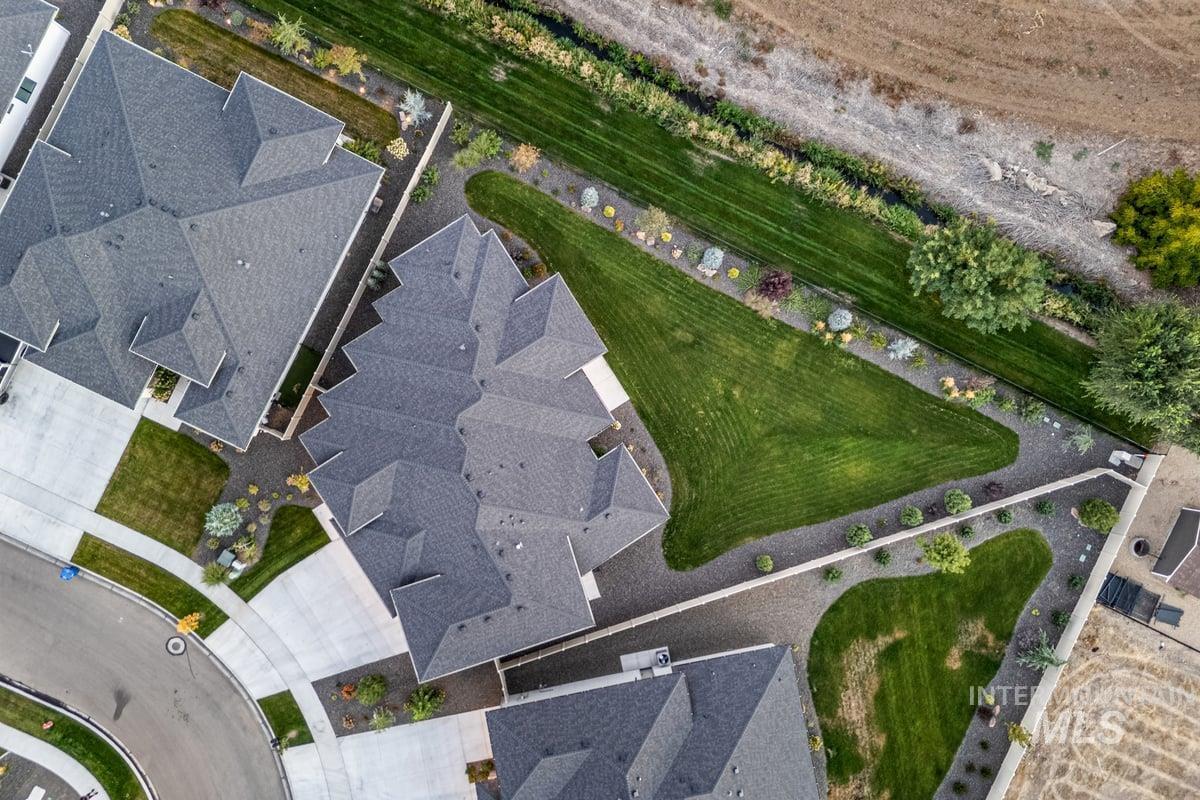 3527 W Cardon St., Eagle, Idaho 83616, 4 Bedrooms, 3.5 Bathrooms, Residential For Sale, Price $1,114,000,MLS 98962744